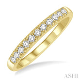 1/4 Ctw 11 Stone Round Cut Diamond Wedding Band in 14K Yellow Gold
