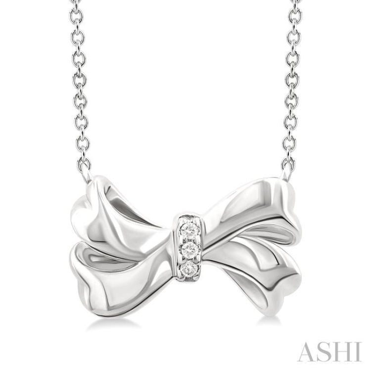 1/50 Ctw Bow Round Cut Diamond Fashion Pendant With Chain in Sterling Silver