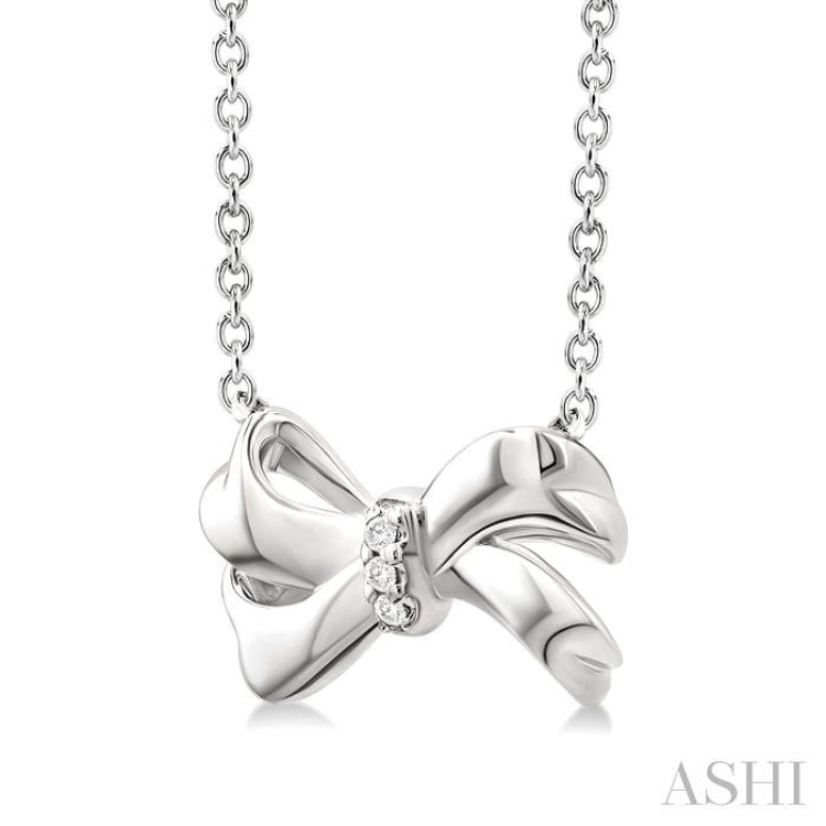 1/50 Ctw Bow Round Cut Diamond Fashion Pendant With Chain in Sterling Silver