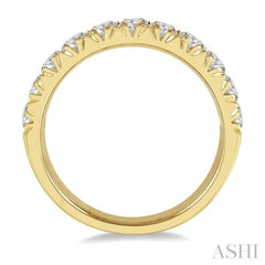 1 Ctw 11 Stone Round Cut Diamond Wedding Band in 14K Yellow Gold
