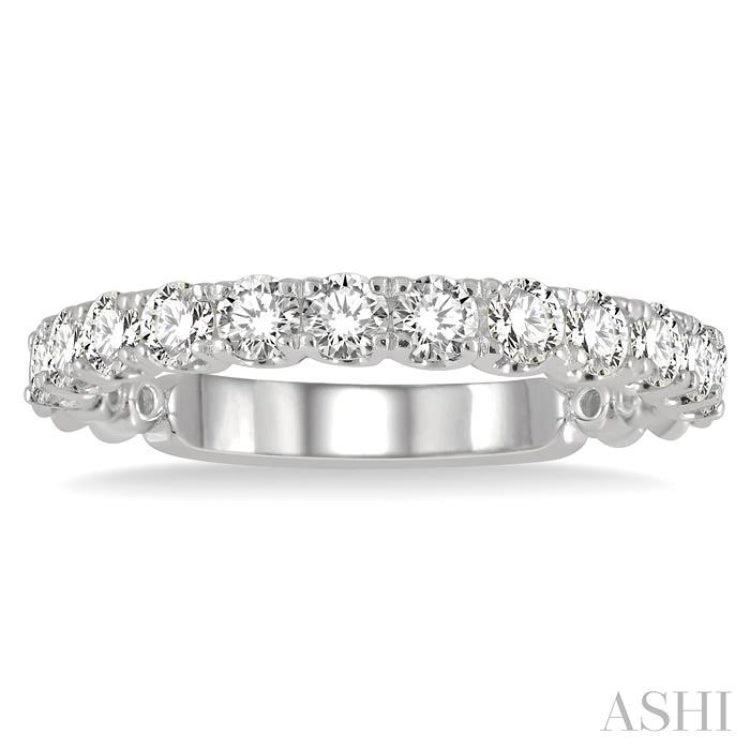 3/4 Ctw Lattice Round Cut Diamond Wedding Band in Platinum