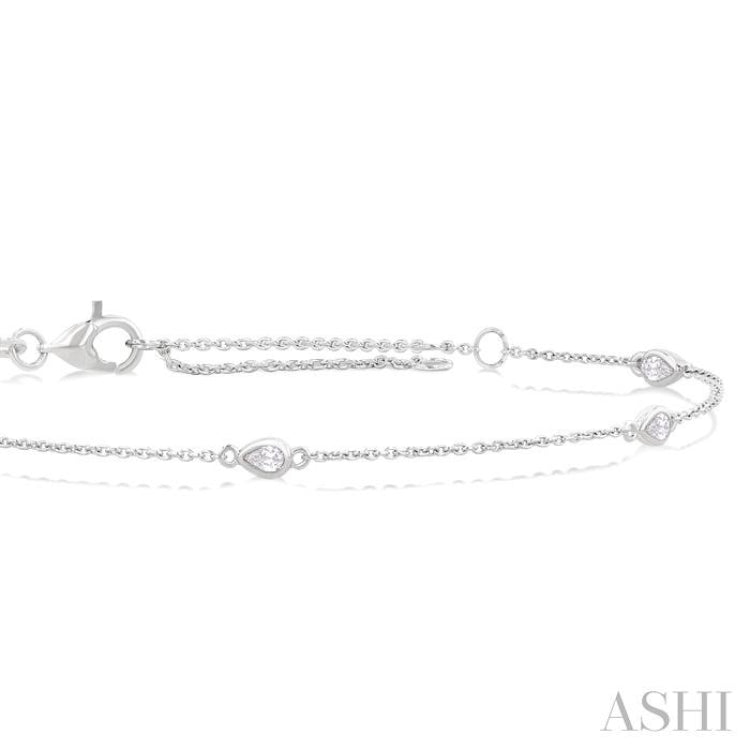 1/4 Ctw Pear Cut Diamond Station Bracelet in 14K White Gold