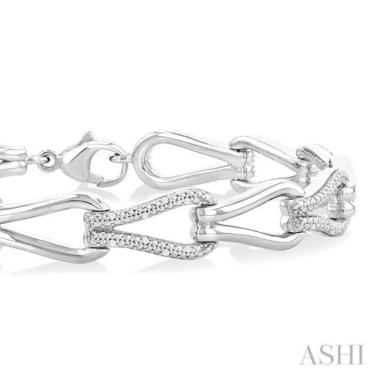 1/6 Ctw Single Cut Diamond Bold Knot Link Fashion Bracelet in Sterling Silver