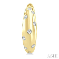 1/6 Ctw Round Cut Diamond Mosaic Huggie Earrings in 10K Yellow Gold