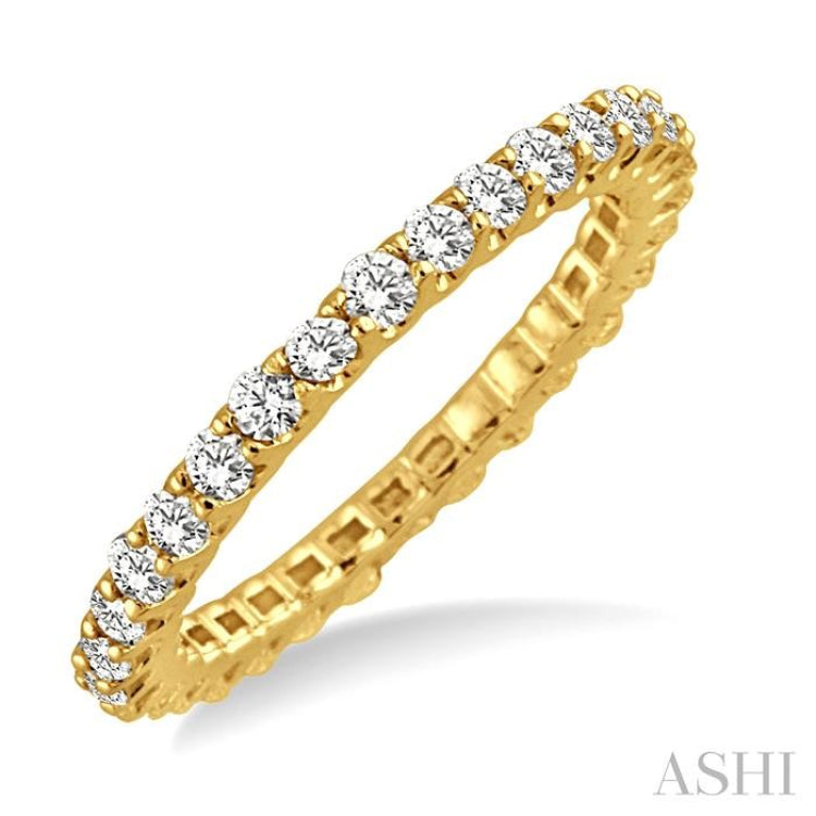 1 1/10 Ctw Round Cut Diamond Eternity Band in 14K Yellow Gold