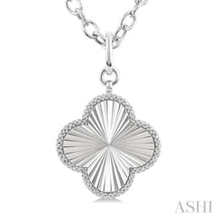 1/10 Ctw Clover Fluted Medallion Round Cut Diamond Pendant With Chain in Sterling Silver