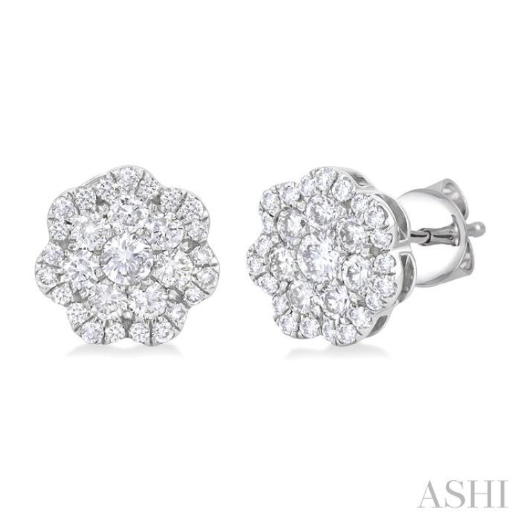 3/4 Ctw Flower Pattern Round Cut Diamond Fashion Stud Earrings in 14K White Gold