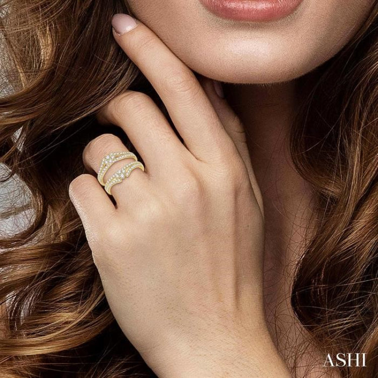 7/8 Ctw Round Diamond Insert Ring in 14K Yellow Gold