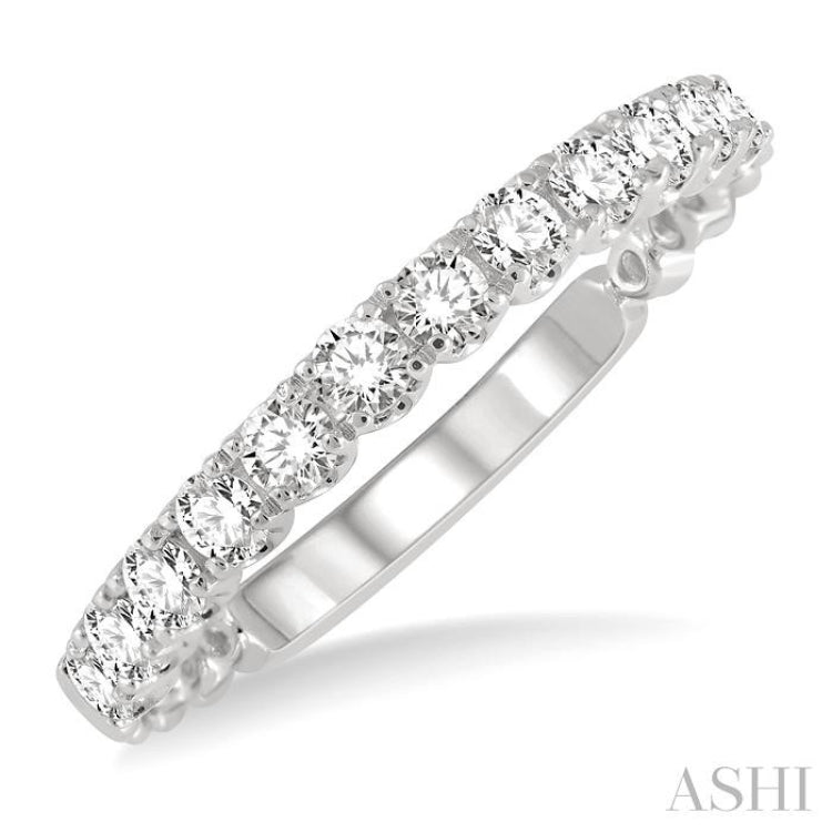 1/2 Ctw Lattice Round Cut Diamond Wedding Band in 14K White Gold