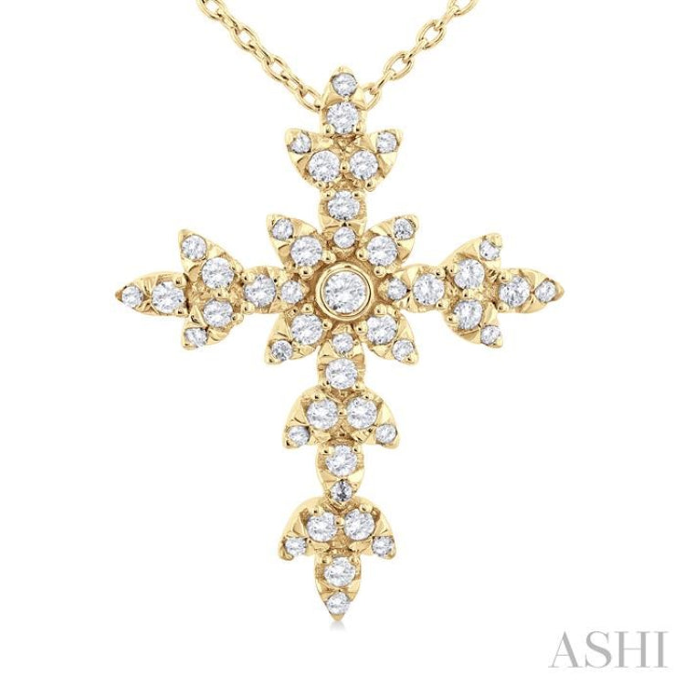 1/4 Ctw Floral Leaf Cross Round Cut Diamond Fashion Pendant With Chain in 14K Yellow Gold