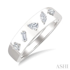 1/4 Ctw Mixed Cut Diamond Bold Fashion Ring in 14K White Gold