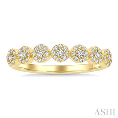 1/4 Ctw Circular Mount Round Cut Diamond Cluster Fashion Band in 14K Yellow Gold