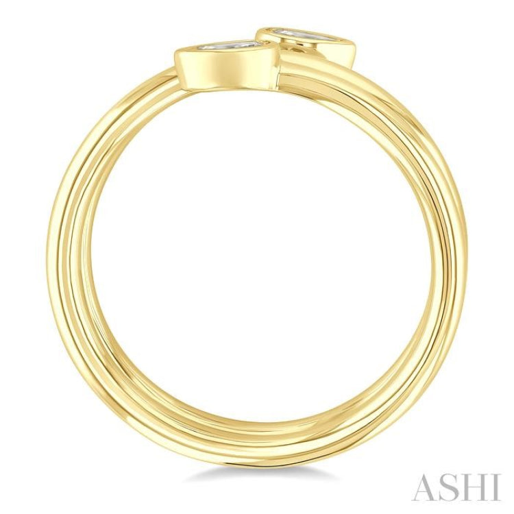 1/5 Ctw Split Double Coil Bezel Set Pear Cut Diamond Open Fashion Ring in 14K Yellow Gold