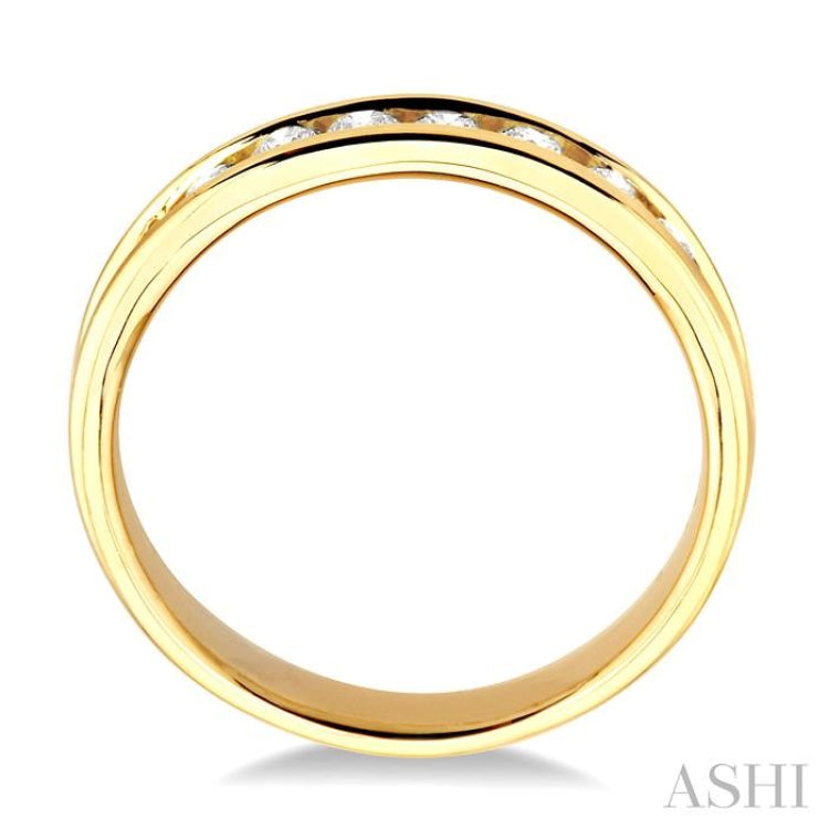 1/2 Ctw Round Cut Diamond Wedding Band in 14K Yellow Gold