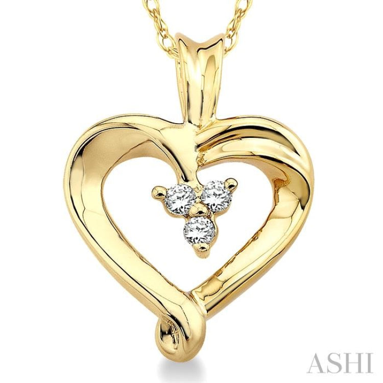 1/20 Ctw Round Cut Diamond Heart Pendant in 14K Yellow Gold with Chain