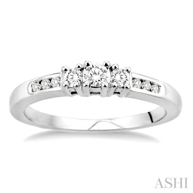 1/4 Ctw Nine Stone Round Cut Diamond Engagement Ring in 14K White Gold