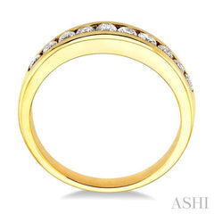 1/2 Ctw Channel Set Round Cut Diamond Band in 14K Yellow Gold