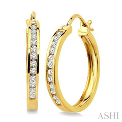 1/2 Ctw Round Cut Diamond Hoop Earrings in 14K Yellow Gold