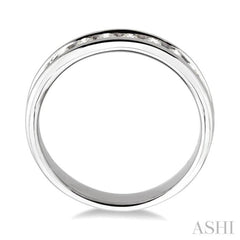 1/2 Ctw Round Cut Diamond Wedding Band in 14K White Gold