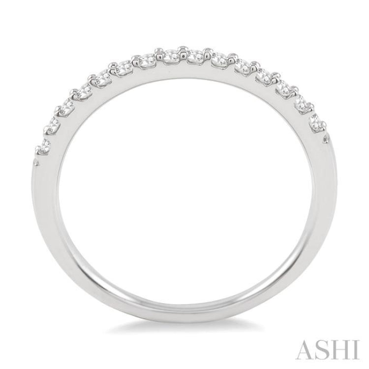 1/5 Ctw Round Cut Diamond Wedding Band in 14K White Gold