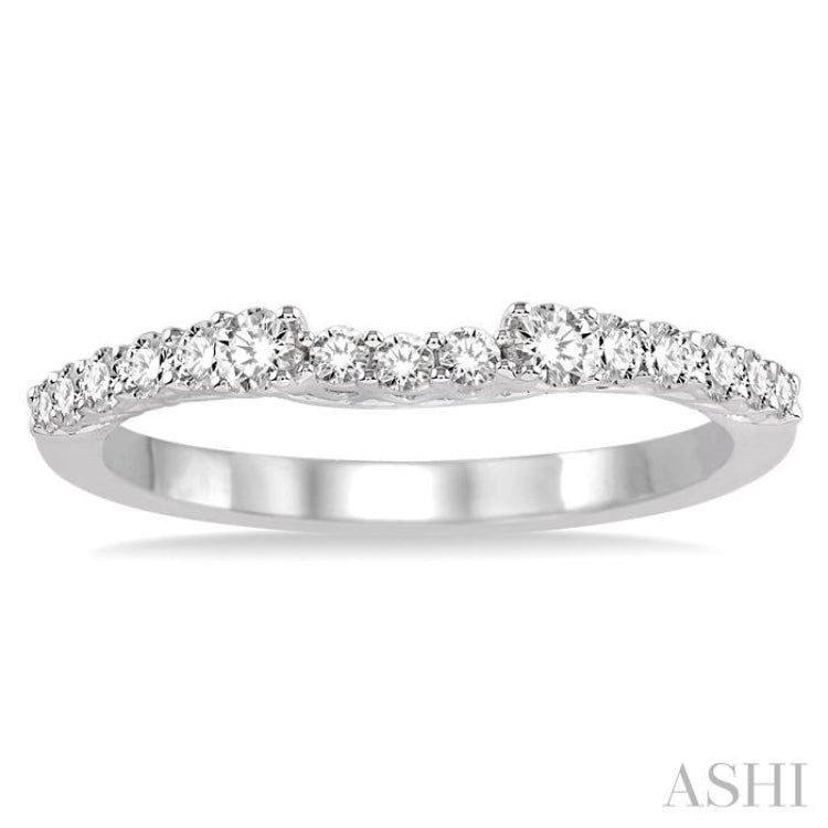 1/2 Ctw Round Cut Diamond Wedding Band in 14K White Gold