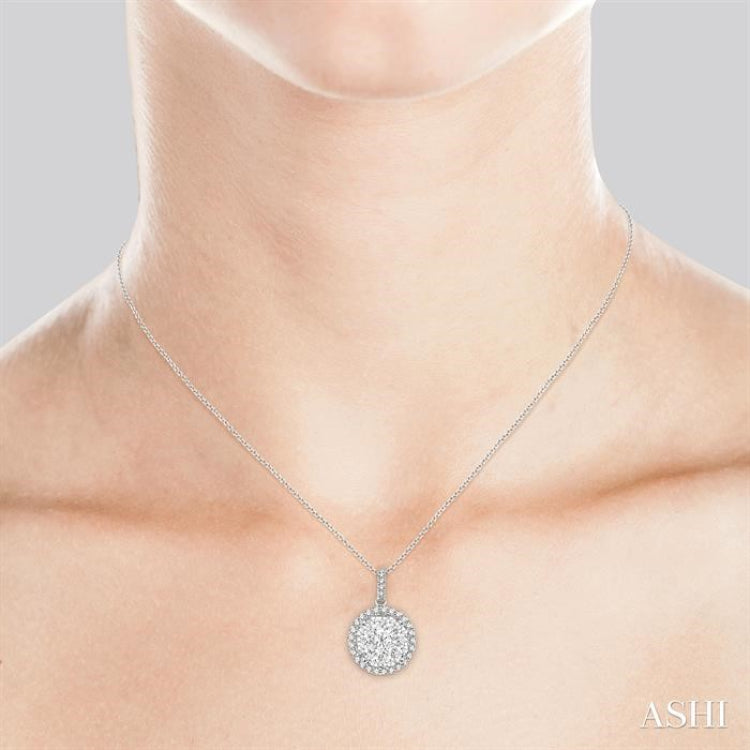 2 Ctw Lovebright Round Cut Diamond Pendant in 14K White Gold with Chain