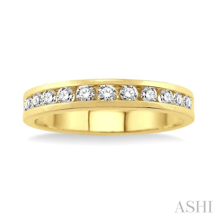 1/6 Ctw Round Cut Diamond Wedding Band in 14K Yellow Gold