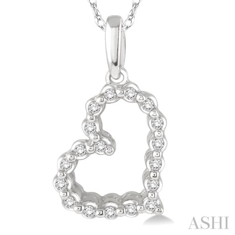 1/10 Ctw Round Cut Diamond Heart Pendant in 10K White Gold with Chain