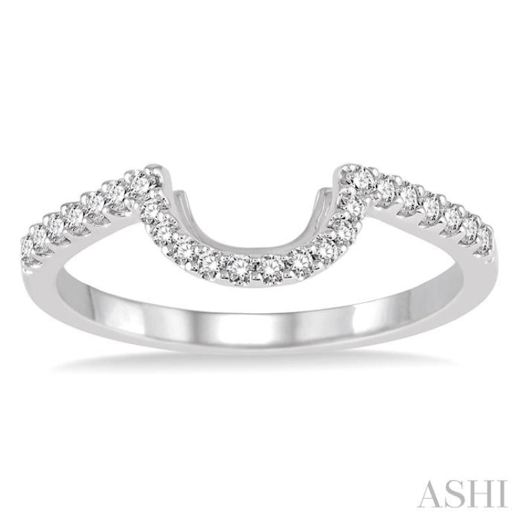 1/4 Ctw Round Cut Diamond Wedding Band in 14K White Gold