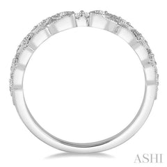 1/20 Ctw Round Cut Diamond Wedding Band in 14K White Gold