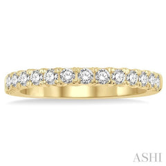 1/2 Ctw Round Cut Diamond Wedding Band in 14K Yellow Gold