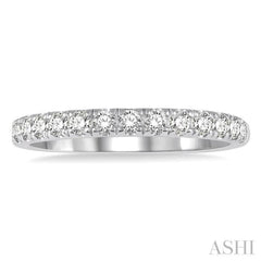 1/2 Ctw Round Cut Diamond Wedding Band in 14K White Gold