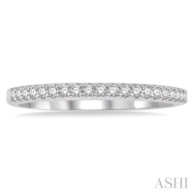 1/5 Ctw Round Cut Diamond Wedding Band in 14K White Gold