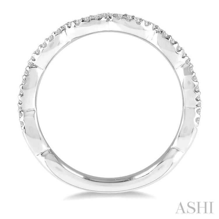 1/6 Ctw Wavy Pattern Round Cut Diamond Wedding Band in 14K White Gold