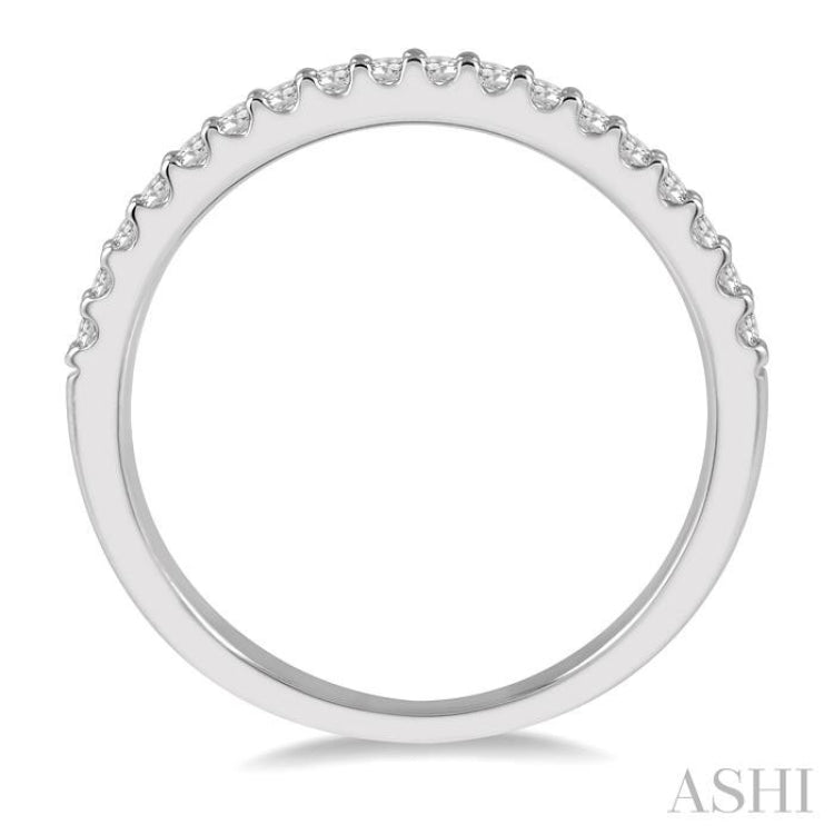 1/4 Ctw Round Cut Diamond Wedding Band in 14K White Gold