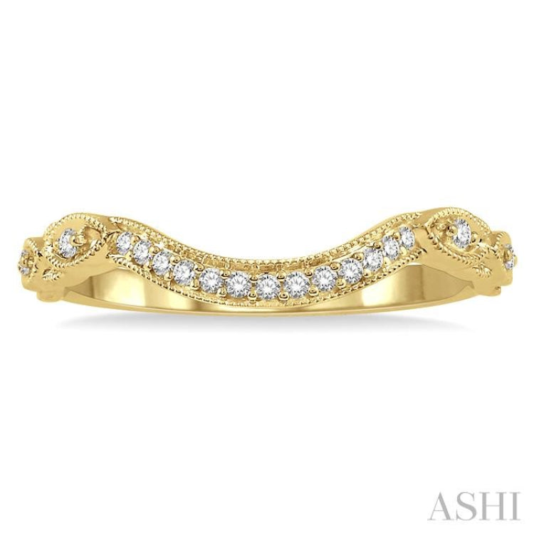 1/10 ctw Arched Center Marquise lattice Round Cut Diamond Wedding Band in 14K Yellow Gold