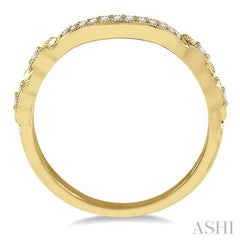 1/10 ctw Arched Center Marquise lattice Round Cut Diamond Wedding Band in 14K Yellow Gold