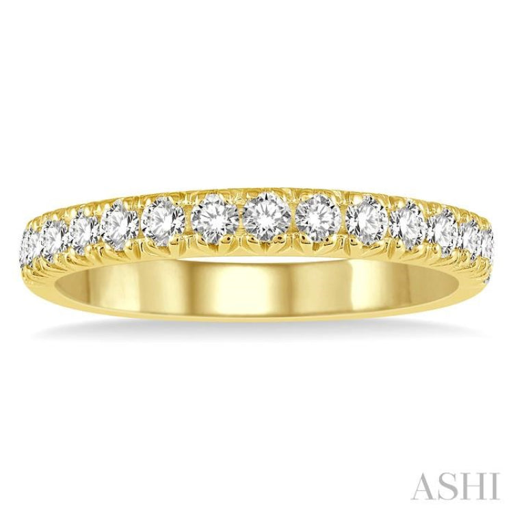 1/2 ctw 15Stones Round Cut Diamond Wedding Band in 14K Yellow Gold