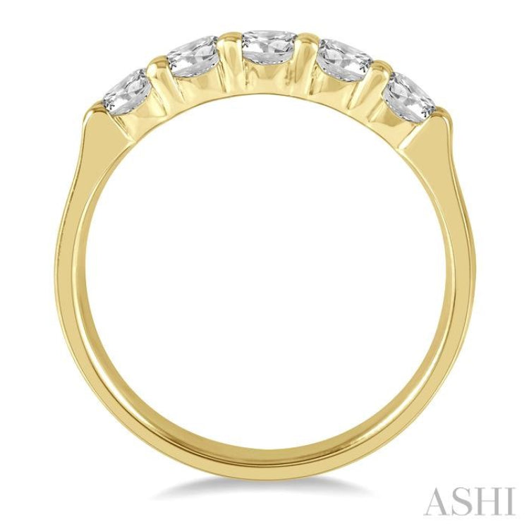 3/4 ctw 5 Stone Round Cut Diamond Wedding Band in 14K Yellow Gold