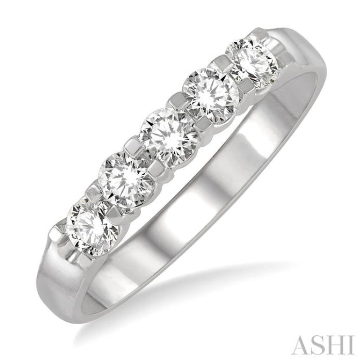 1/2 ctw 5 Stone Round Cut Diamond Wedding Band in 14K White Gold