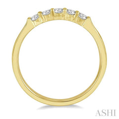 1/4 ctw 5 Stone Round Cut Diamond Wedding Band in 14K Yellow Gold