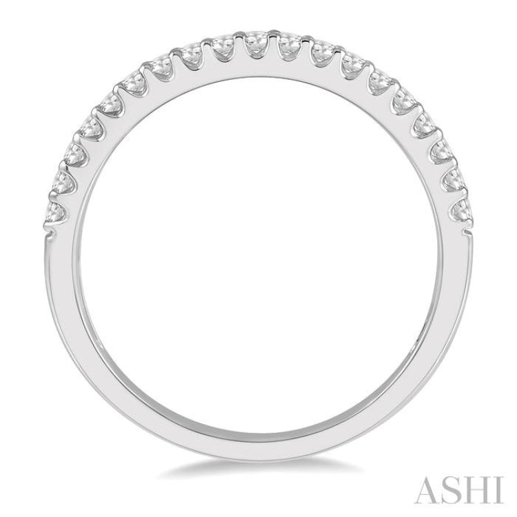 1/4 Ctw Round Cut Diamond Wedding Band in 14K White Gold