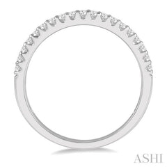 1/4 Ctw Round Cut Diamond Wedding Band in 14K White Gold