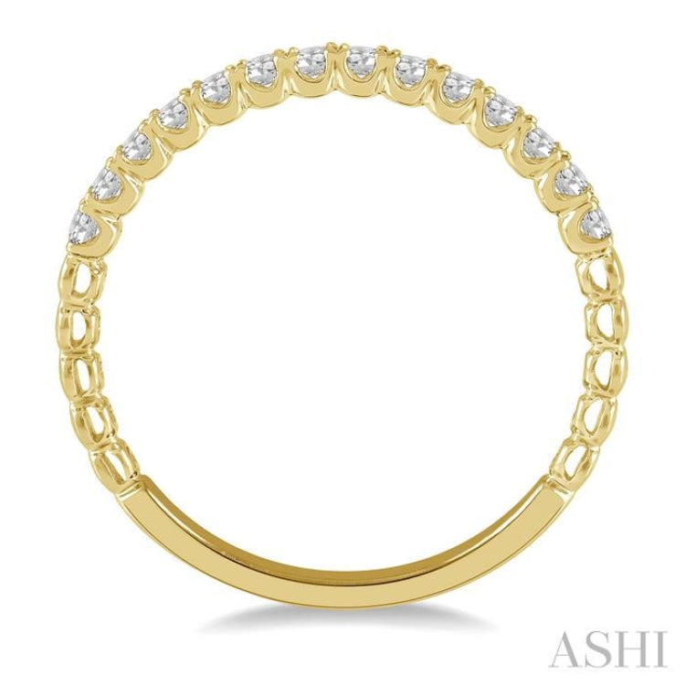 1/4 ctw Lattice Round Cut Diamond Wedding Band in 14K Yellow Gold