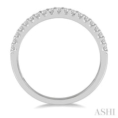 1/4 Ctw Round Cut Diamond Wedding Band in 14K White Gold