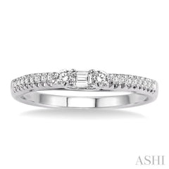 1/4 Ctw Baguette Cut Diamond Wedding Band in 14K White Gold