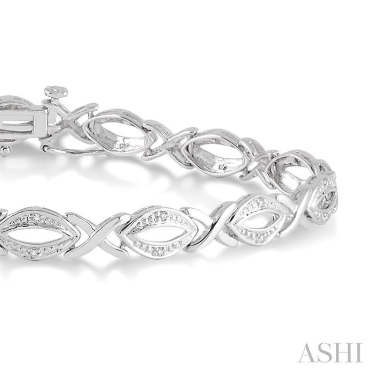 1/10 Ctw Round Cut Diamond Swirl bracelet in Sterling Silver