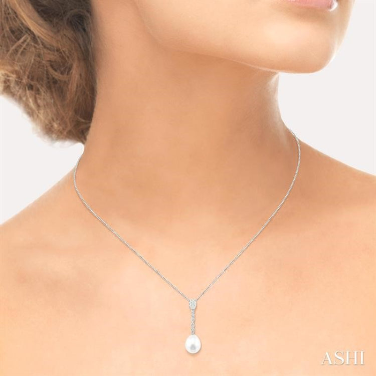 1/5 ctw Hanging Round Cut Diamond and 12x10MM Cultured Pearl Drop Lovebright Pendant With Chain in 14K White Gold