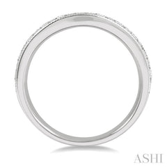 1 Ctw Arched Round Cut Diamond Wedding Band in 14K White Gold