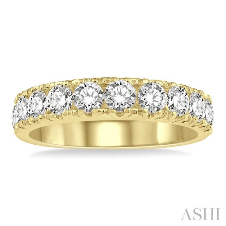 1 1/2 ctw 11 Stone Round Cut Diamond Wedding Band in 14K Yellow Gold